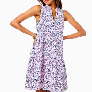 Lilly Pulitzer novella dress size small.